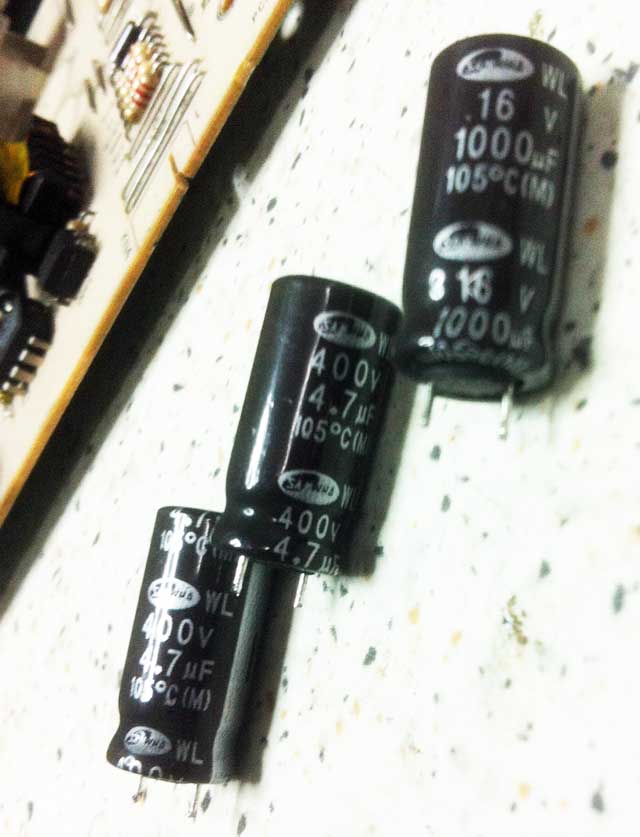 4-7uf-400v-and-1000uf-16v-capacitors
